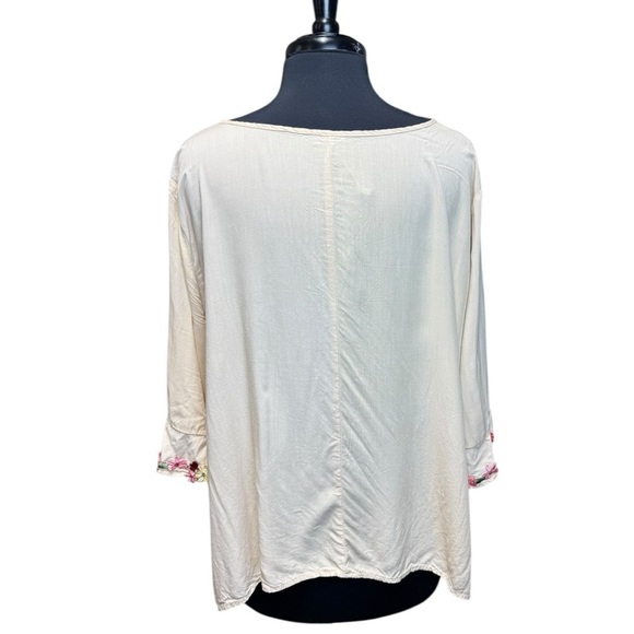 Emery Rose Plus Size Cream Floral Embroidered Boho Babydoll Peasant Top 1XL NWOT - Picture 4 of 5